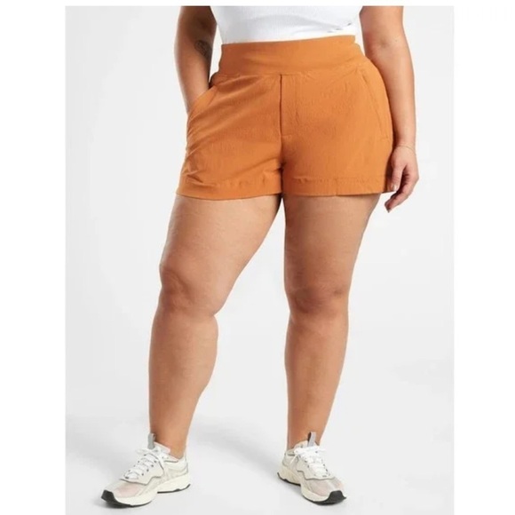 NWT Athleta Trekkie North Short - Woman Plus Size 26 / 3X - Picture 1 of 11